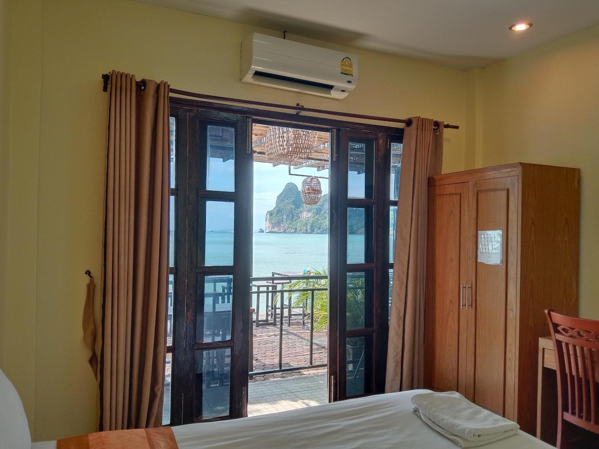 Phi Phi Green House & Sunsky Hostel Номер фото