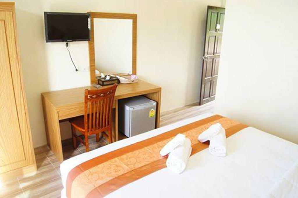 Phi Phi Green House & Sunsky Hostel Экстерьер фото