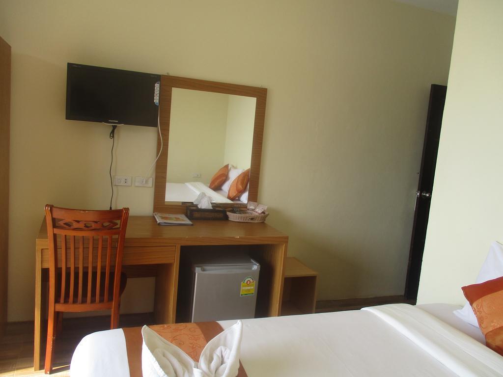 Phi Phi Green House & Sunsky Hostel Экстерьер фото