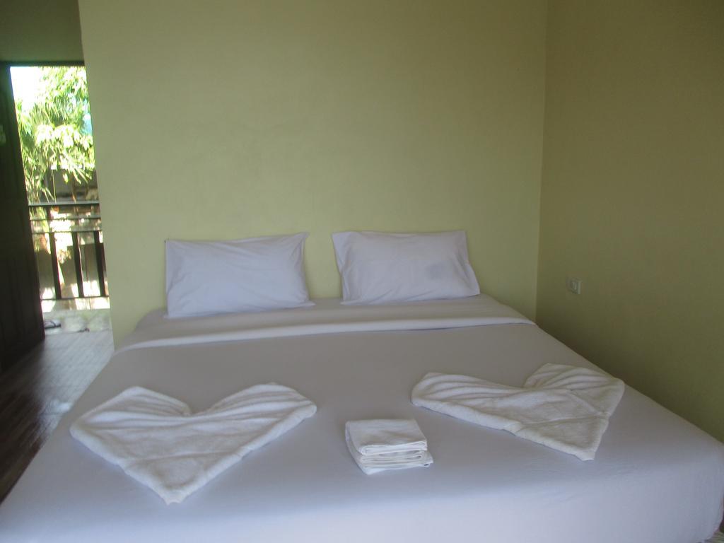 Phi Phi Green House & Sunsky Hostel Экстерьер фото
