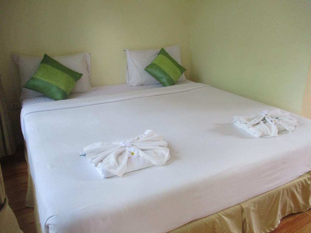 Phi Phi Green House & Sunsky Hostel Экстерьер фото