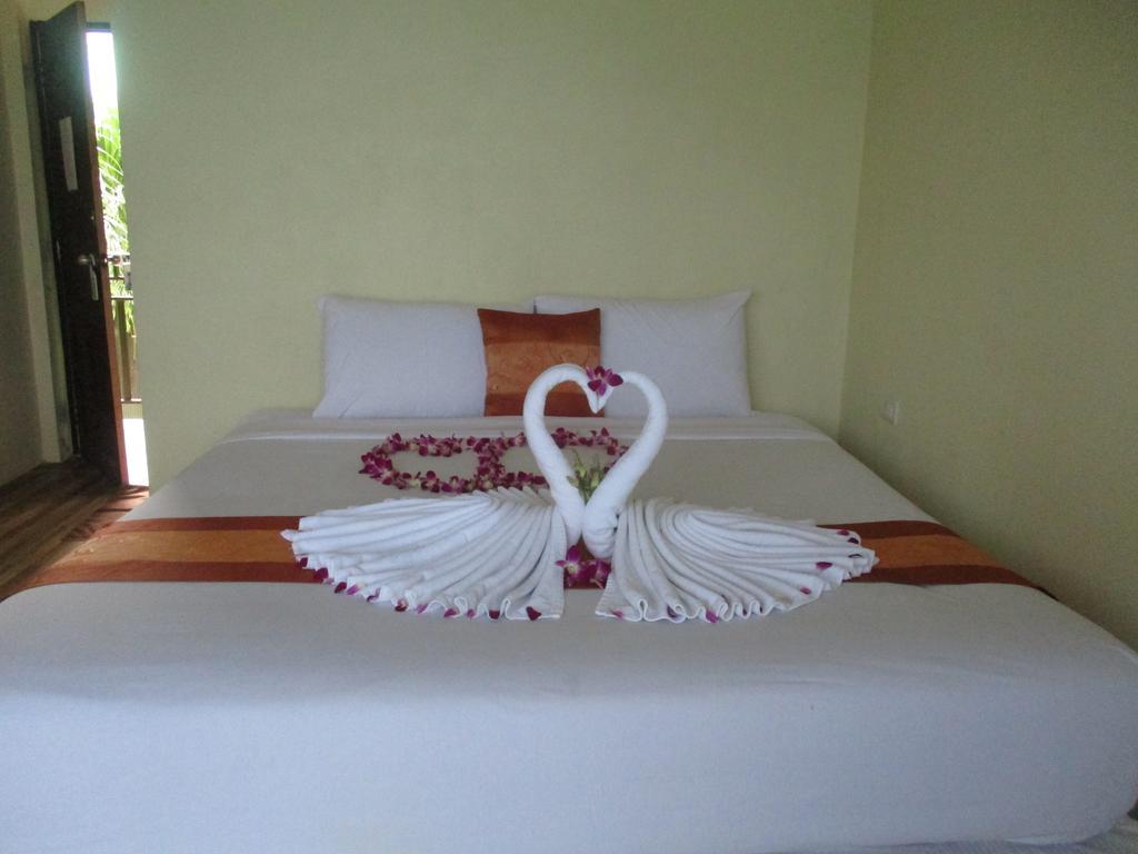 Phi Phi Green House & Sunsky Hostel Экстерьер фото